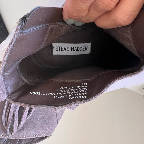 Steve Madden fringe ankle boots. - Picture 2 of 2